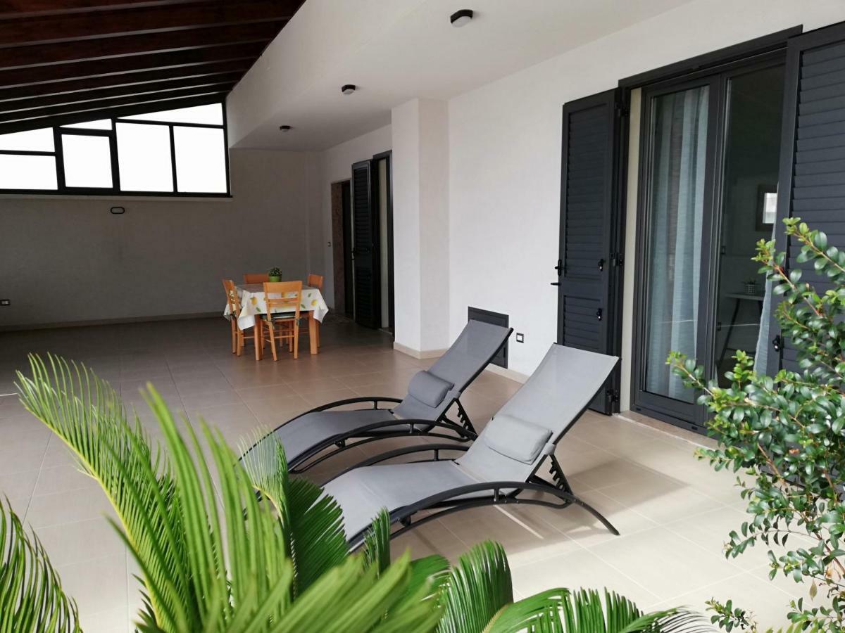 Appartamento Gambero Beach Santa Teresa Di Riva Dış mekan fotoğraf