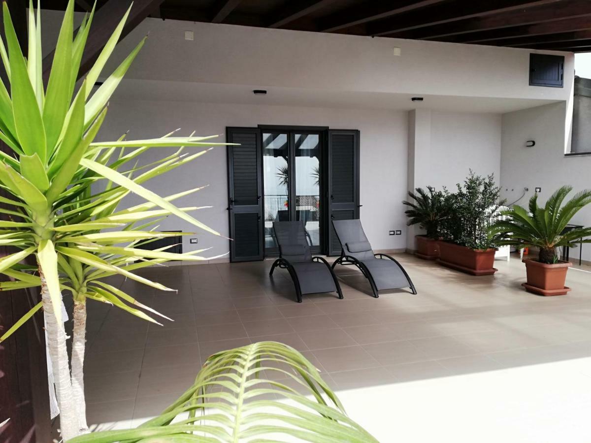 Appartamento Gambero Beach Santa Teresa Di Riva Dış mekan fotoğraf